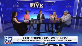 Courthouse weddings gain popularity among young couples