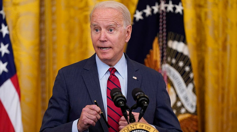 Montage: Joe Biden whispers during speeches