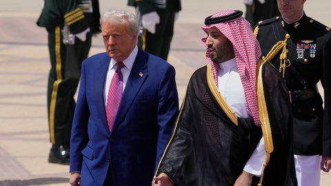 WATCH LIVE: Trump welcomed in Saudi Arabia with honor guard - Fox News
