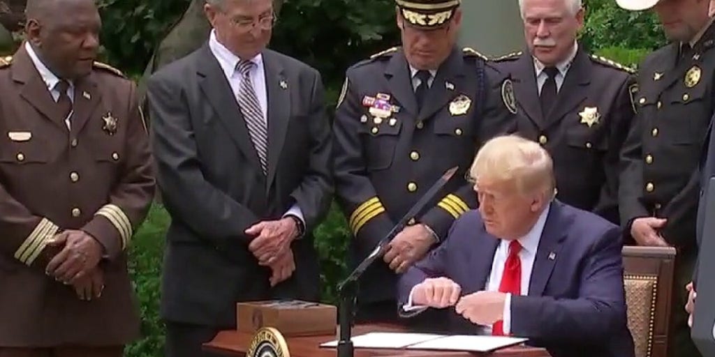 President Trump signs Safe Policing for Safe Communities executive