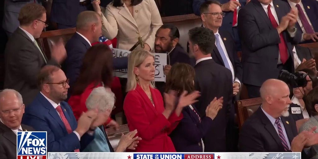 Texas Democrat Al Green appears to be removed from House Chamber at SOTU
