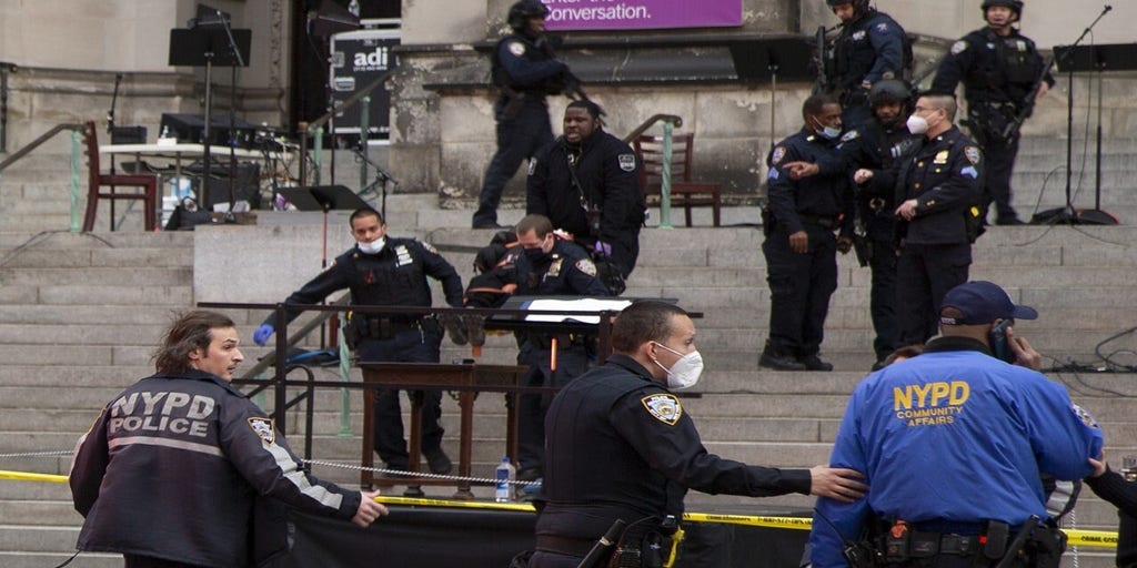 Police fatally shoot gunman outside historic New York City cathedral