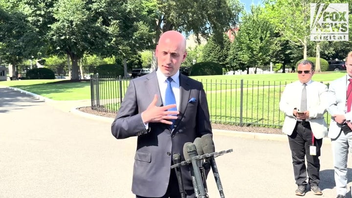 Stephen Miller rinde homenaje al senador Lindsey , republicano por Carolina del Sur, y revela nuevos detalles sobre su relación