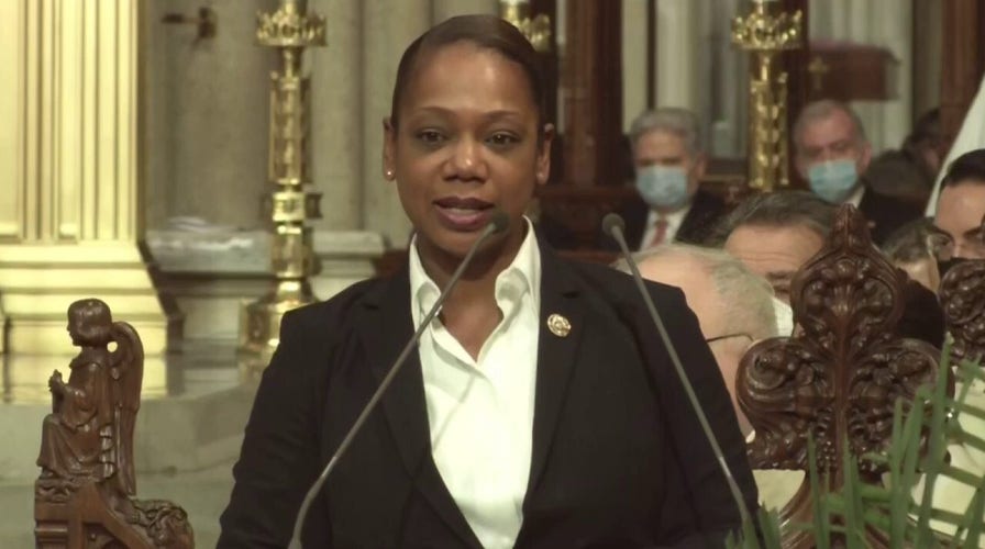 NYPD Commissioner Sewell delivers impassioned speech honoring Detective Jason Rivera