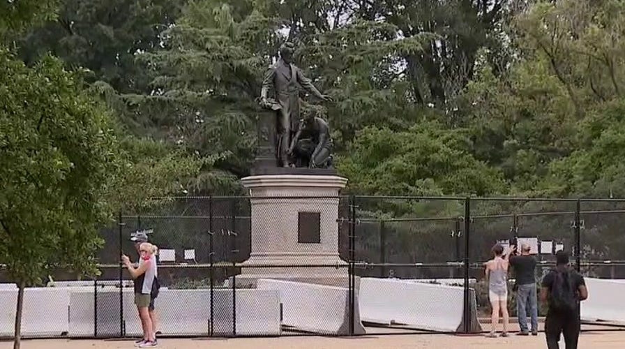 Trump signs executive order to protect US monuments, memorials and statues