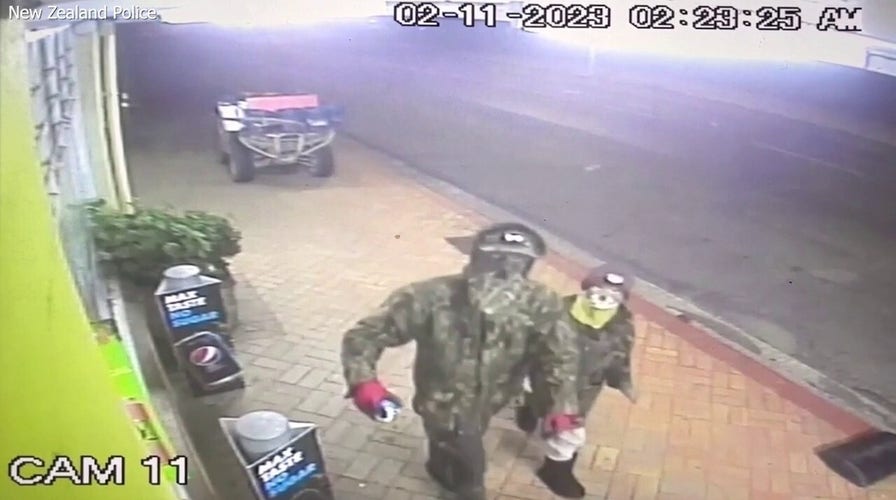 Fugitive dad who vanished with 3 children for 4 years caught on video