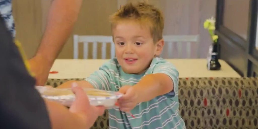 Hungry Florida boy sneaks out of house to walk to Chick-fil-A