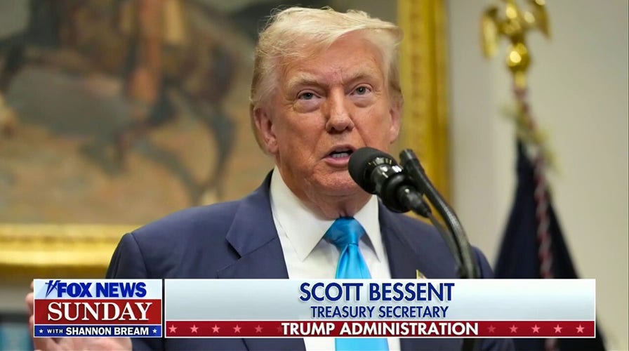 Trump calls out justices as SCOTUS strikes down tariffs: 'Embarrassment'