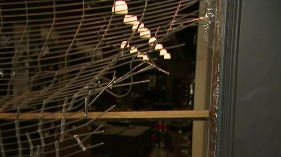 Looting in New York City despite 11 pm curfew	