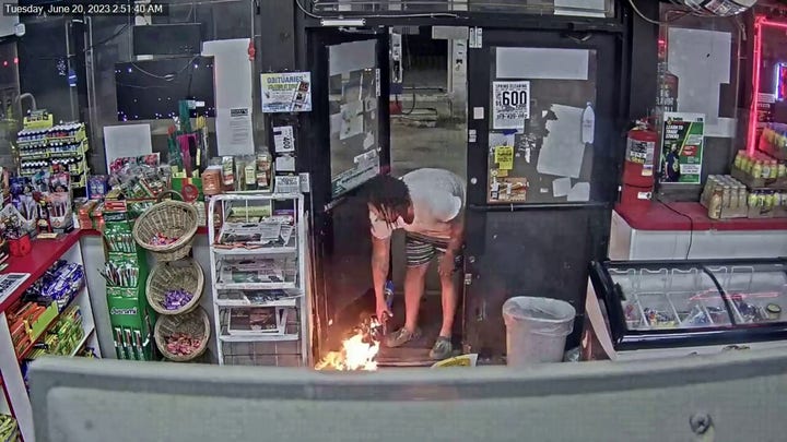 Detroit man sets gas station on fire