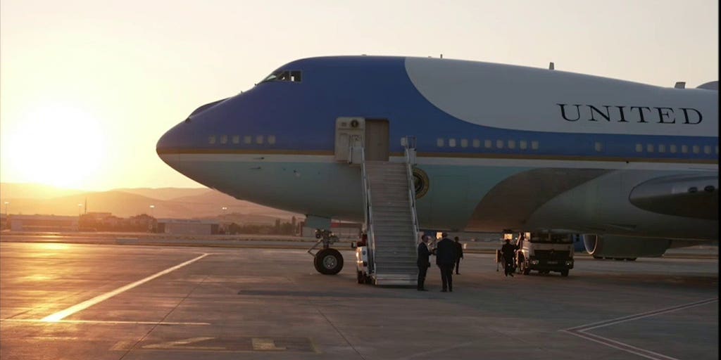 Catering truck spotted near Air Force One after Trump reportedly used it to evade Iran threat