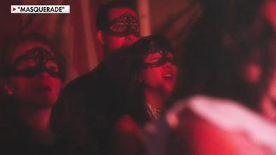 Immersive ‘Masquerade’ musical brings audiences up close and personal with the Phantom of the Opera.