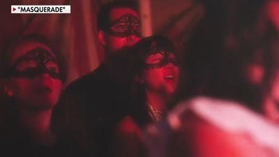 Immersive ‘Masquerade’ musical brings audiences up close and personal with the Phantom of the Opera.