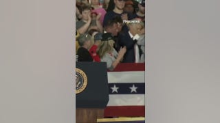 Dr. Oz helps woman who had medical episode during Trump speech