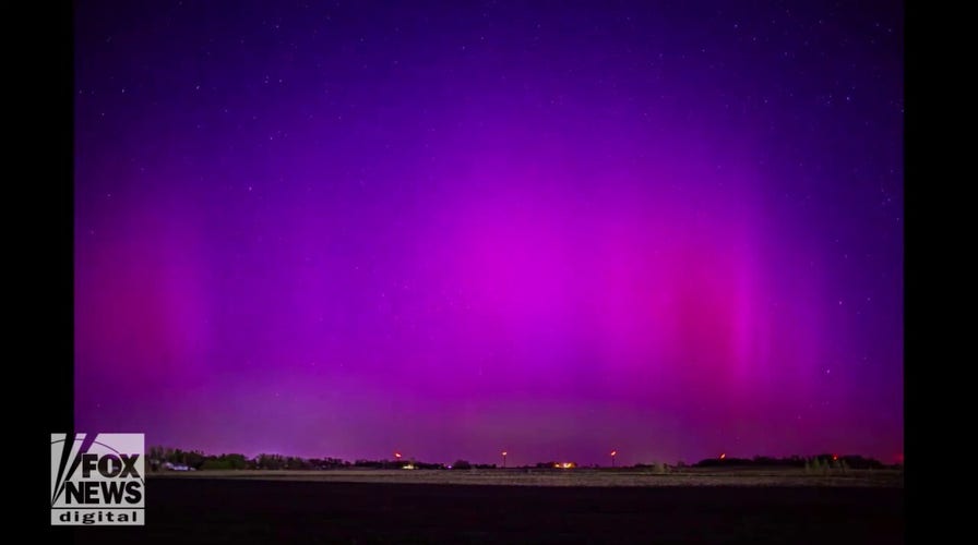 Stunning Aurora lights shimmer across northeastern Iowa