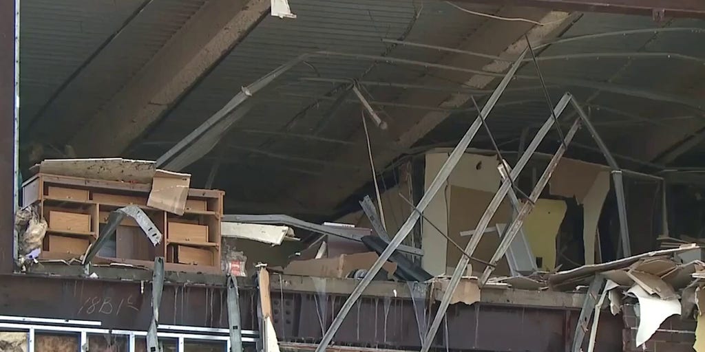 Authorities investigate explosion at Ohio apartment building