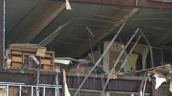 Authorities investigate explosion at Ohio apartment building