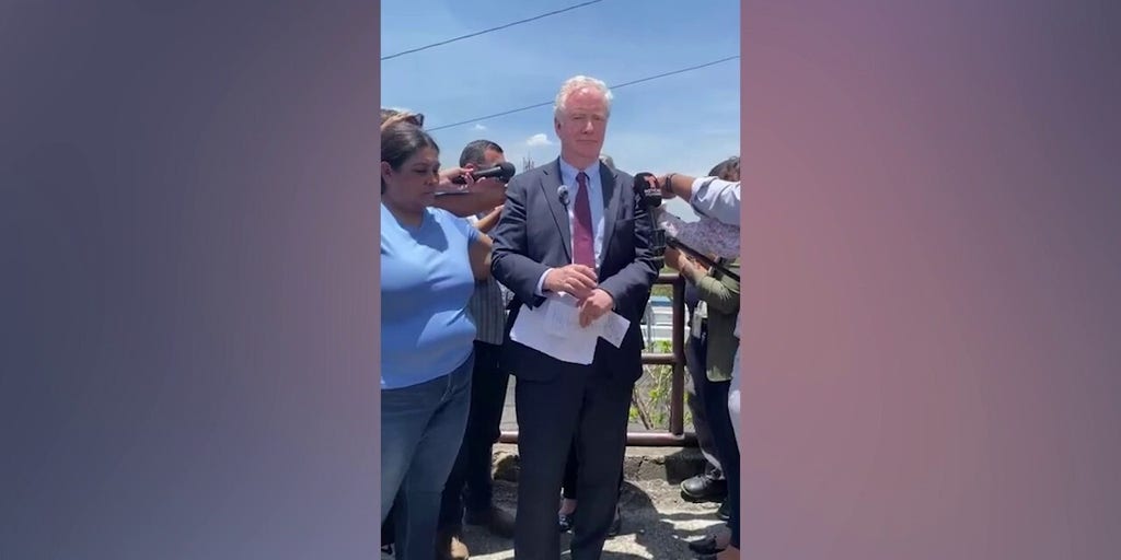 Sen. Chris Van Hollen speaks about detainment of Kilmar Abrego Garcia from El Salvador