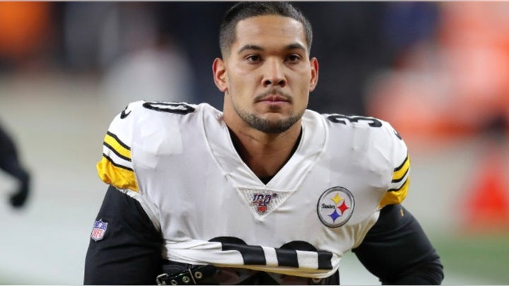 Pittsburgh Steelers running back James Conner surprises his mother with the new home