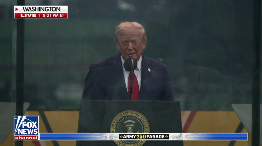 President Trump swears in and congratulates newest Army recruits