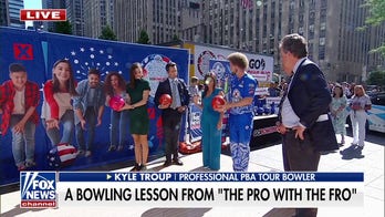 'Fox & Friends Weekend' hosts hit the lanes on FOX Square