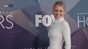 ACM Honors host Carly Pearce previews big night of awards & performances 