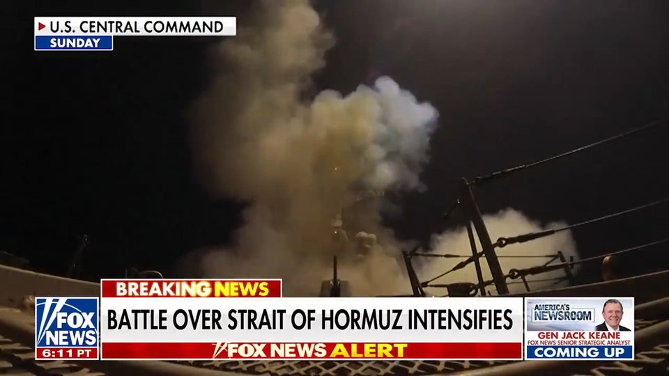US unleashes new round of strikes against Iran amid aggression in Strait of Hormuz