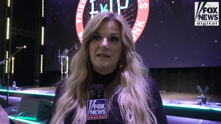 Trisha Yearwood says Garth Brooks had a 'huge opinion' about the food being served at their Friends in Low Places honky-tonk