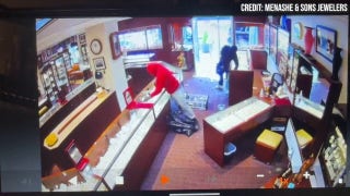 Thieves steal $2 million in jewelry in Seattle smash-and-grab