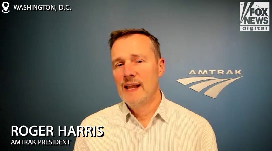 Amtrak main  tells vacation  travelers to 'book ahead' and 'pack light'