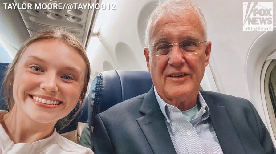 El padre de Taylor Swift aprueba a Travis ce en una conversación con su compañero de asiento en el avión