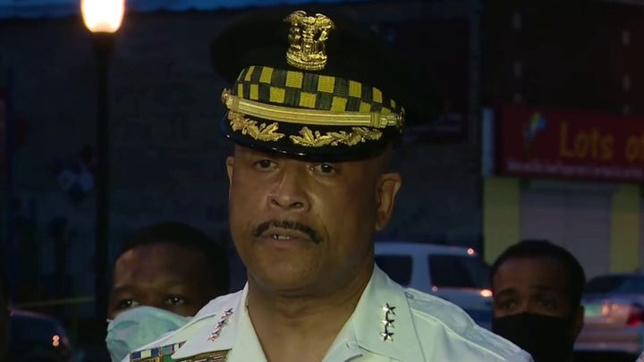 Chicago police hold press conference on mass shooting in city's South Side