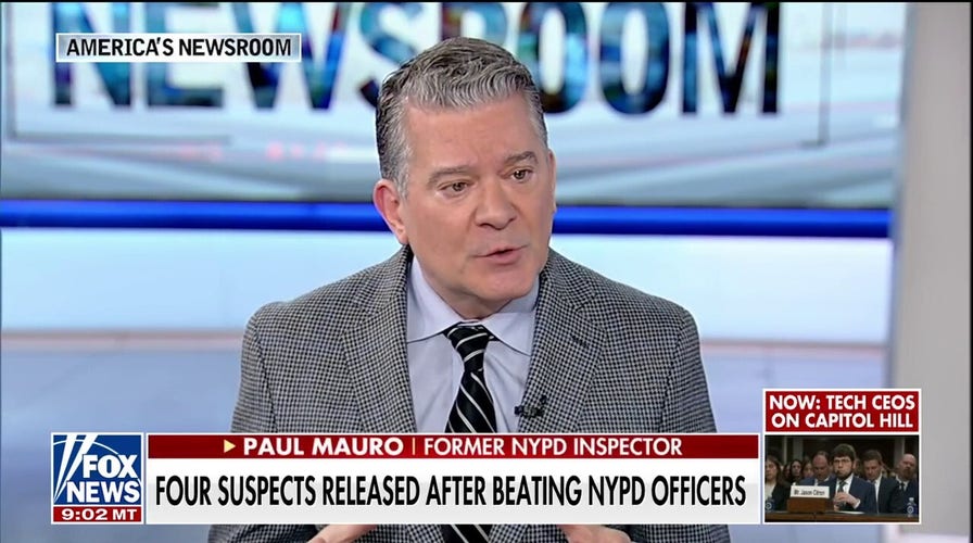 Former NYPD commanding officer reacts to video of migrant mob attacking NYPD officers in Times Square