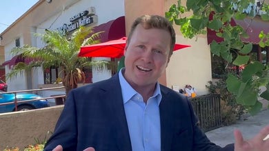 Chicken, waffles and campaign promises: LA mayoral hopeful Pratt stops at Roscoe's on Election Day