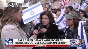 Sara Carter talks to pro-Israel protesters outside Columbia in NYC