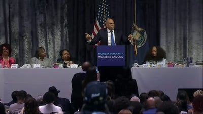 Fired up Cory Booker rallies 'foot soldiers' at Michigan Democratic convention