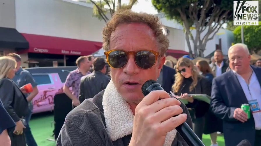 Pauly Shore explains why comedians can feel ‘free’ at Joe Rogan’s new comedy club