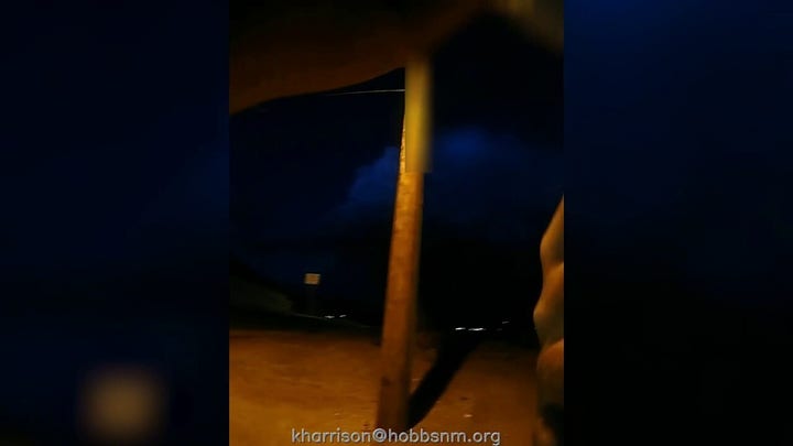 New Mexico woman allegedly steals car with two children inside, mother gets on hood of vehicle