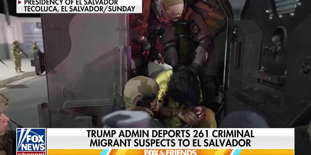 Gregg Jarrett slams judge for blocking deportations: 'He has no authority for that'