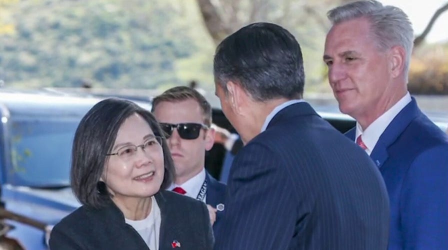 Kevin McCarthy meets Taiwan's president in wake of China threats