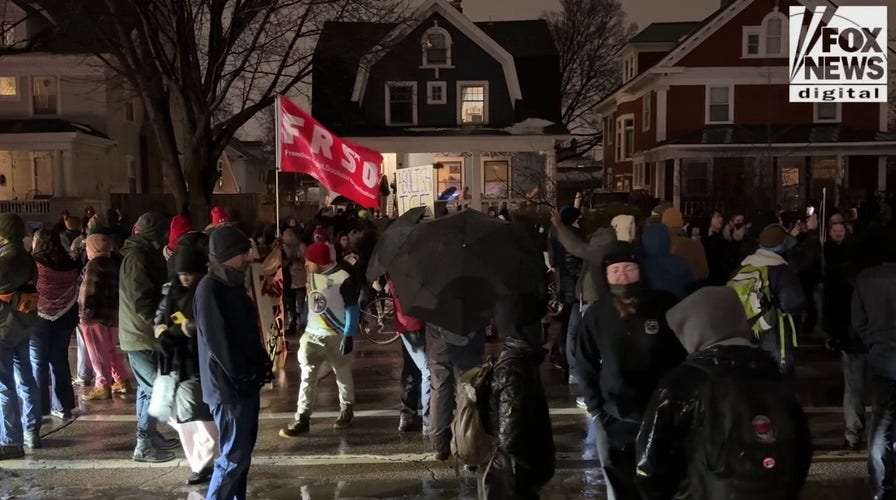 Protests proceed  successful  Minneapolis pursuing  deadly ICE shooting