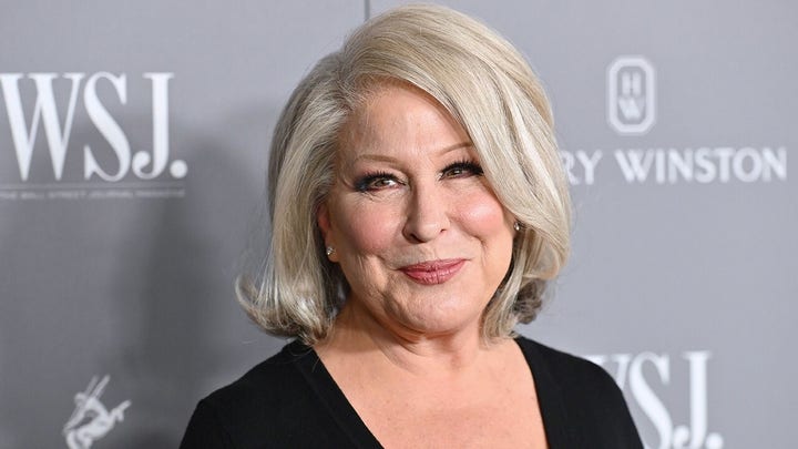 Midler issues apology for insulting tweet