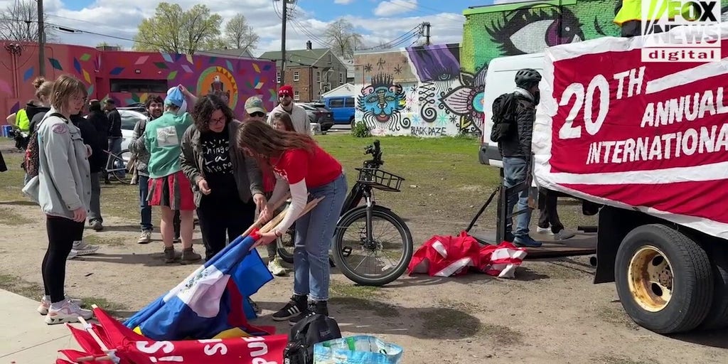 MIRAC members get ready for May Day march in Minneapolis