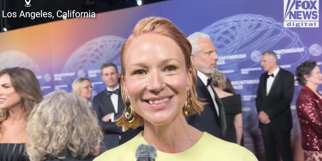 Jewel details what her off-the-grid childhood in Alaska was like