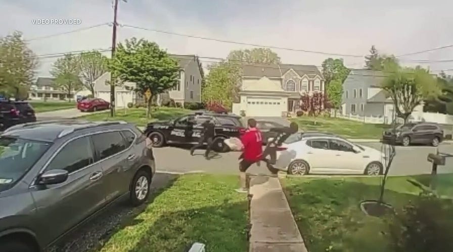 Pennsylvania pizza delivery man trips suspect on the run from police