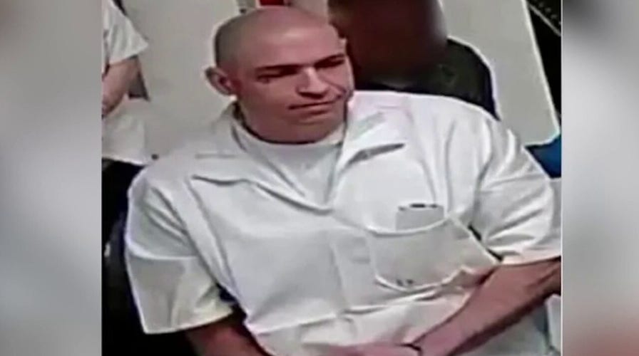 Manhunt underway for escaped cartel killer in Texas