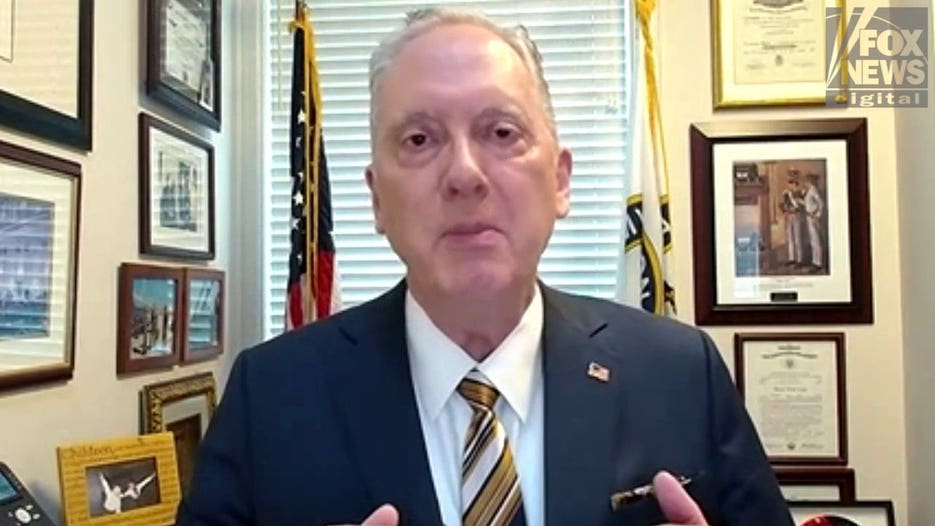 DMV voter registration weaknesses expose 'raw material for election fraud,' expert warns