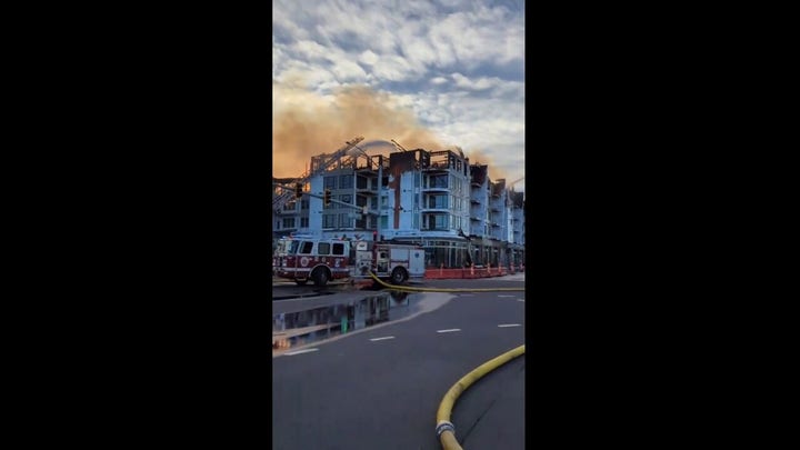 Large fire rips through Colorado apartment complex under construction