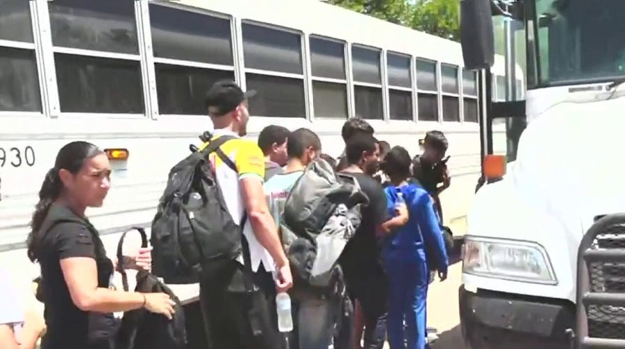 Texas DPS loads up buses of illegal immigrants to return to the border after Gov. Abbott's executive order