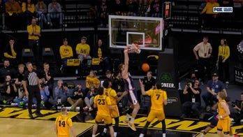 Kylan Boswell Sets Up Tomislav Ivišić for Alley-Oop Slam, extending Illinois’ lead Over Iowa